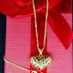 18 karat saudi gold necklace